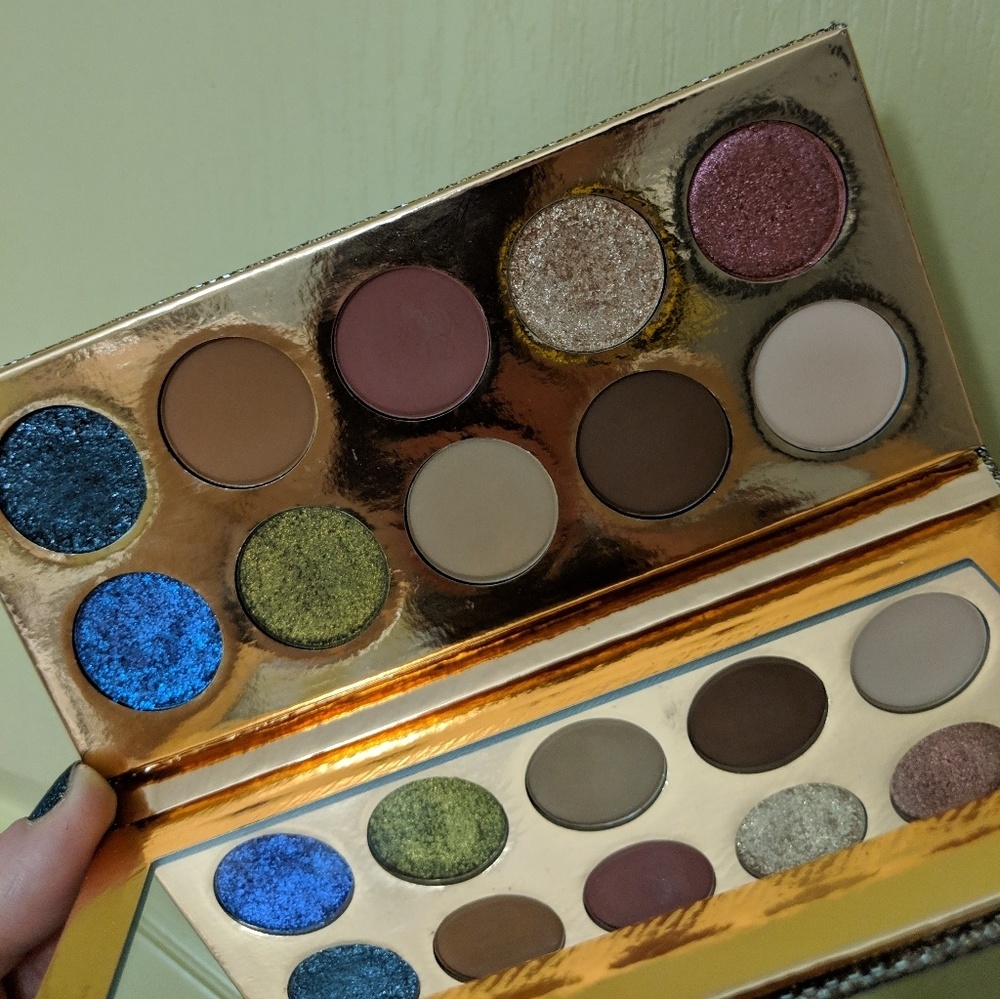 DESI x KATY Friendcation Pallet